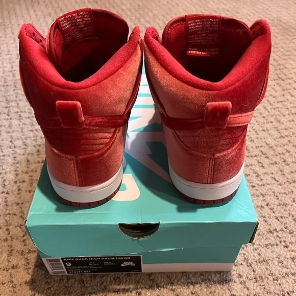 Nike Dunk High Premium sb red velvet - Picture 2 of 4